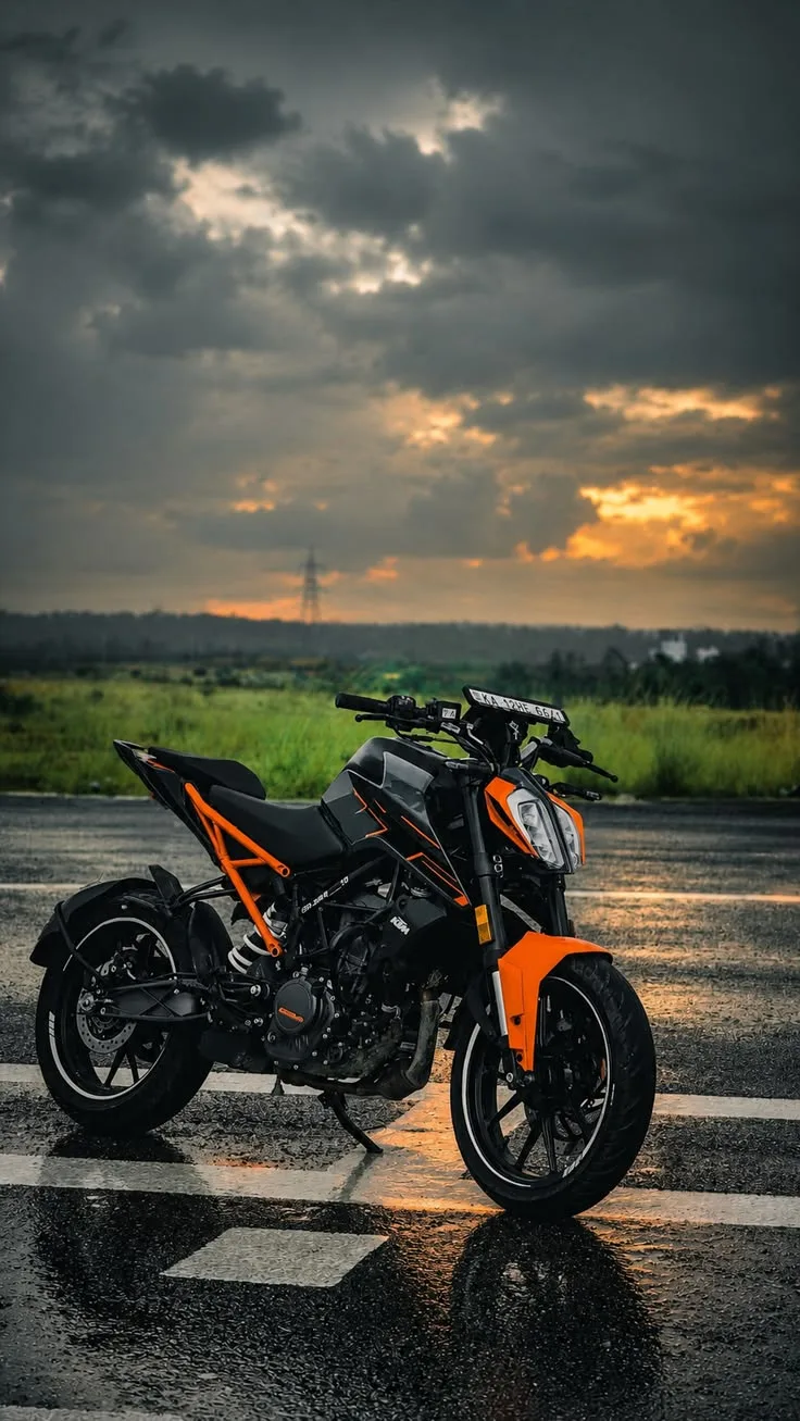 تابلوی KTM Duke، تمرد بر جاده‌ی مرطوب